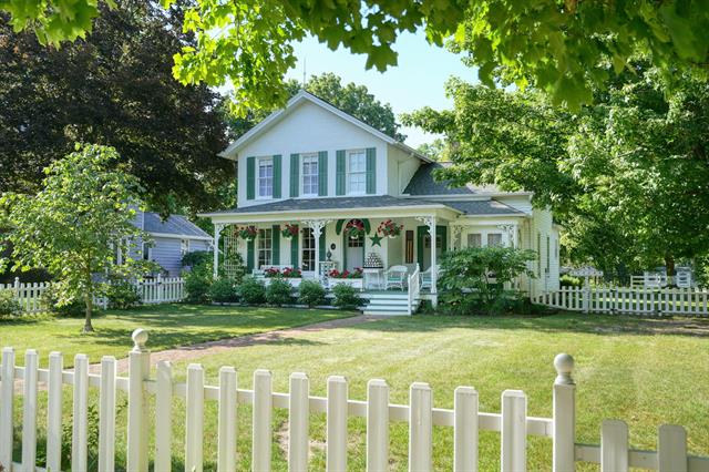 front view picture of 120 Michigan Street, Brooklyn, MI. 49230