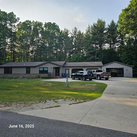 front view picture of 19882 Heights Circle Drive, Big Rapids, MI. 49307