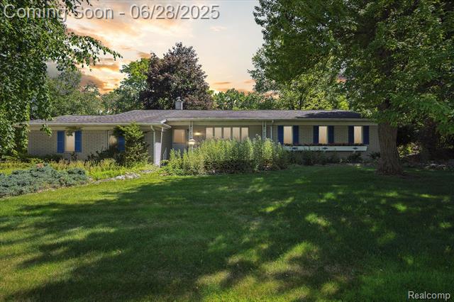 front view picture of 38067 Southfarm Lane, Northville, MI. 48167