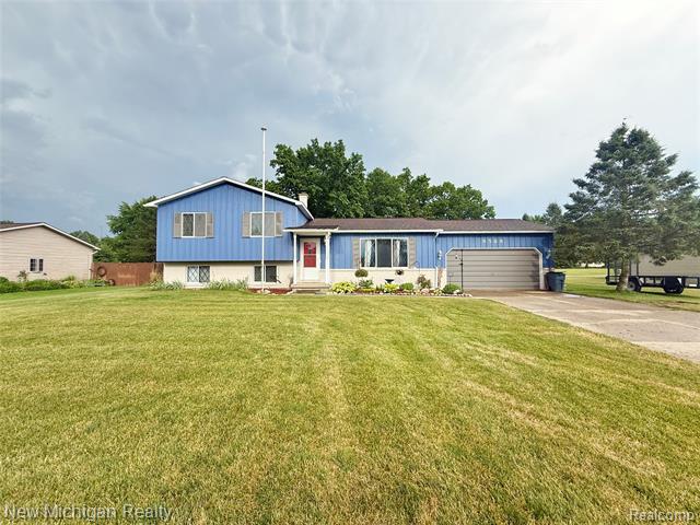 front view picture of 8588 Tim Tam Trail, Flushing, MI. 48433
