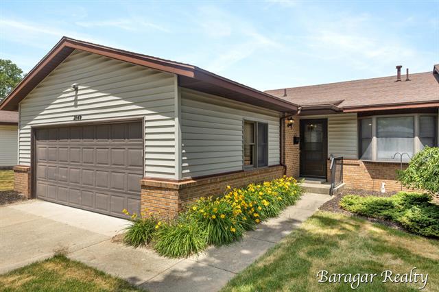 front view picture of 2149 Ter Van Drive Ne, Grand Rapids, MI. 49505