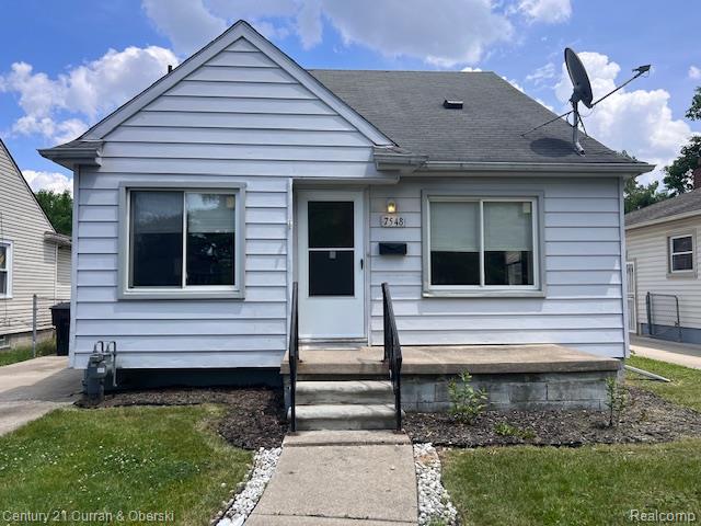 front view picture of 7548 Rockdale, Redford, MI. 48239