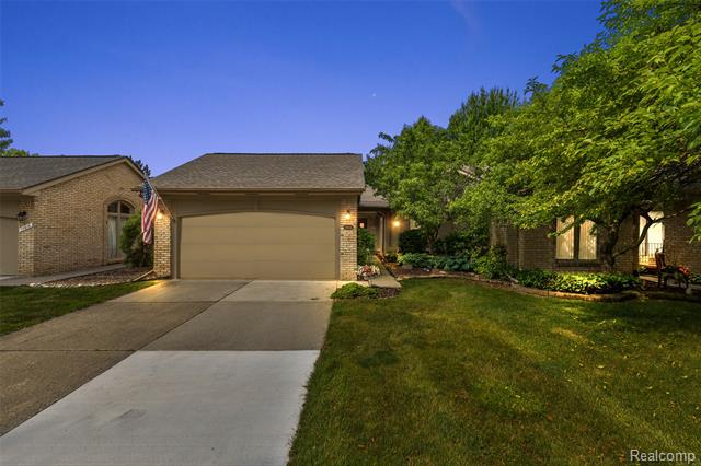 front view picture of 17614 E Kirkwood Drive, Clinton Township, MI. 48038