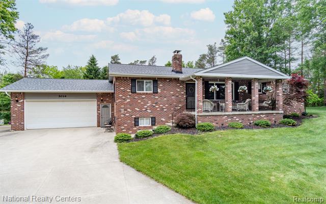front view picture of 5014 Walker Road, Davison, MI. 48423
