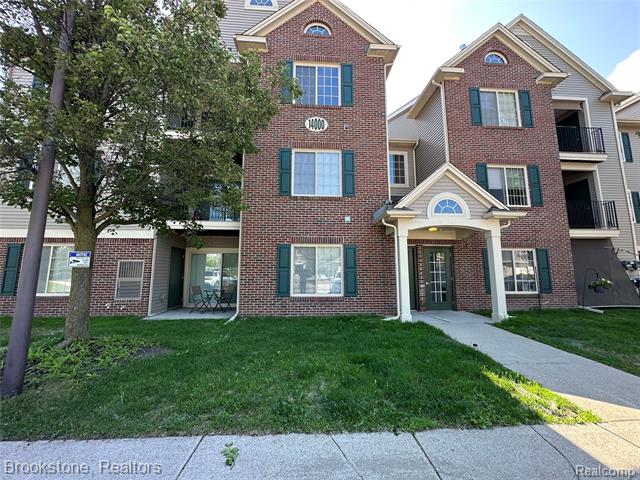 front view picture of 14301 Pinehurst Lane, Grand Blanc, MI. 48439