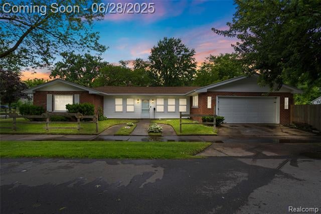 front view picture of 5204 Ashley Street, Grosse Pointe, MI. 48236