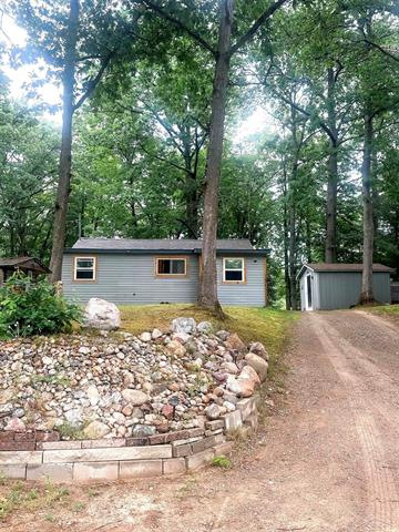front view picture of 992 Lake Street, Harrison, MI. 48625