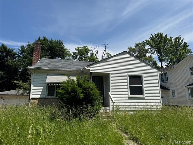 front view picture of 17370 Stout Street, Detroit, MI. 48219