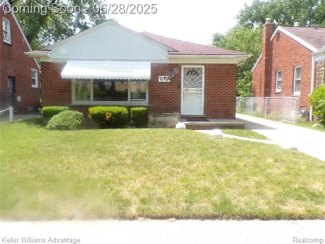 front view picture of 12915 W Parkway Street, Detroit, MI. 48223