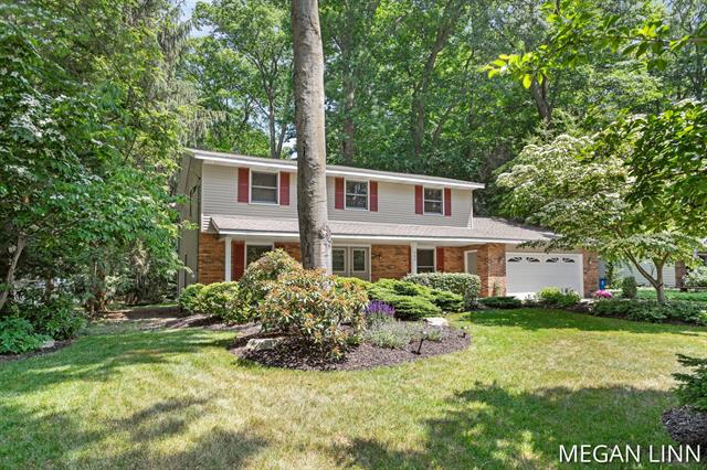 front view picture of 245 Greenwood Drive, Holland, MI. 49424