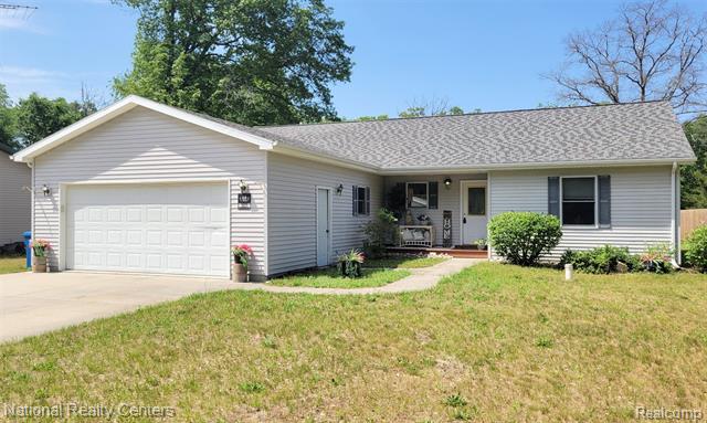 front view picture of 1621 Goldenrod Drive, Houghton Lake, MI. 48629