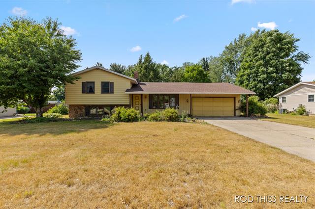 front view picture of 10975 Campanel Drive, Zeeland, MI. 49464