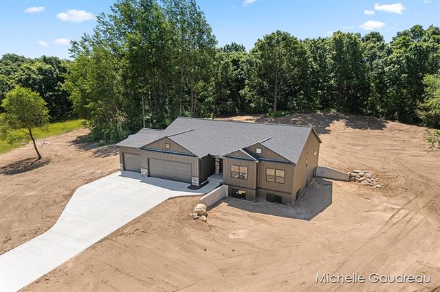 front view picture of 3551 Leaf Lane, Freeport, MI. 49325