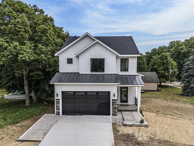 front view picture of 3702 Dunes Parkway, Muskegon, MI. 49441