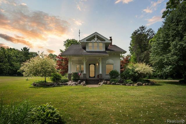 front view picture of 8450 Rosbolt Road, Willis, MI. 48191