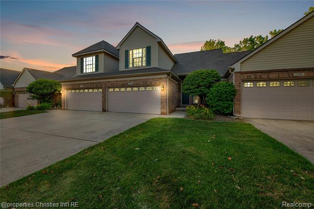 front view picture of 136 Carson Drive, Westland, MI. 48185