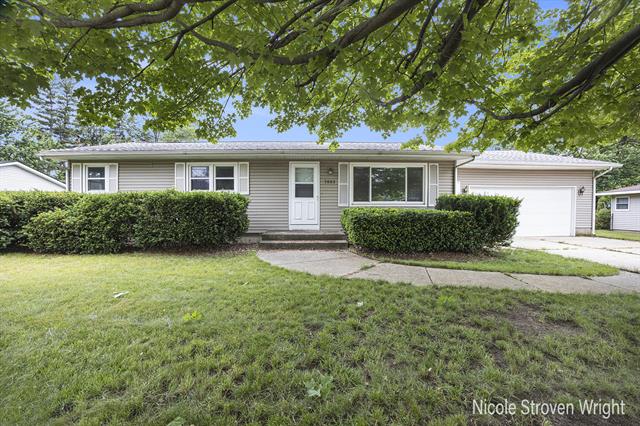 front view picture of 7883 Lamplight Drive, Jenison, MI. 49428