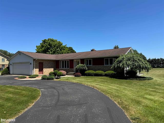 front view picture of 527 Camelot Lane, Pigeon, MI. 48755