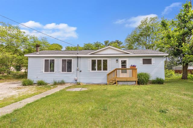 front view picture of 1220 Duck Lake Road, Muskegon, MI. 49445