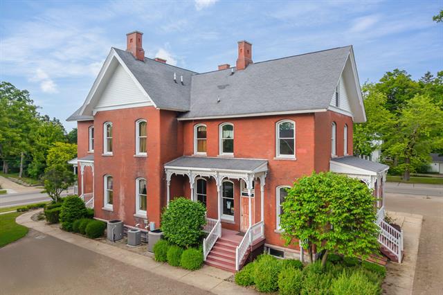 front view picture of 414 Maple Street, Big Rapids, MI. 49307