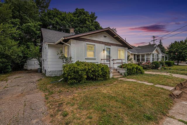front view picture of 1137 Merrifield Street Se, Grand Rapids, MI. 49507