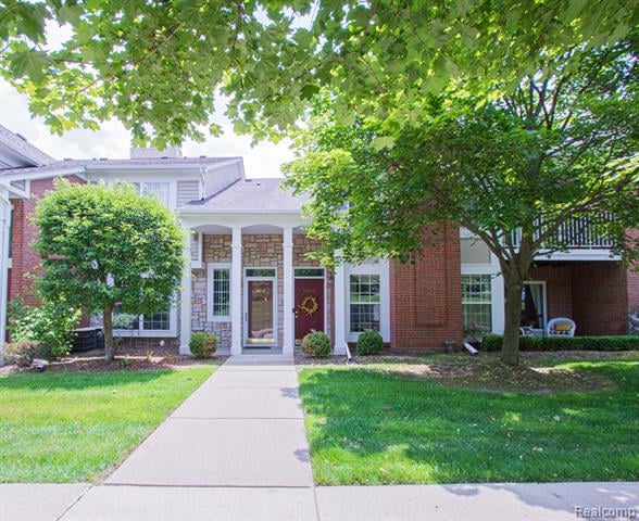 front view picture of 44938 Marigold Drive, Sterling Heights, MI. 48314