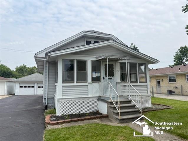 front view picture of 211 Huber Drive, Monroe, MI. 48162