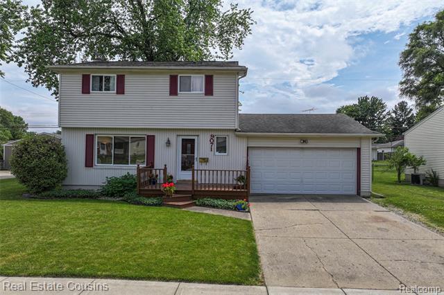front view picture of 9071 Chesterfield Drive, Swartz Creek, MI. 48473