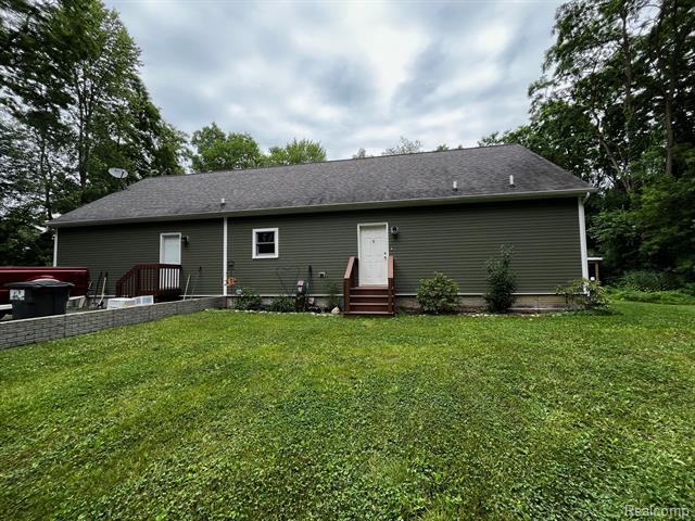 front view picture of 895 Jennings Road, Whitmore Lake, MI. 48189