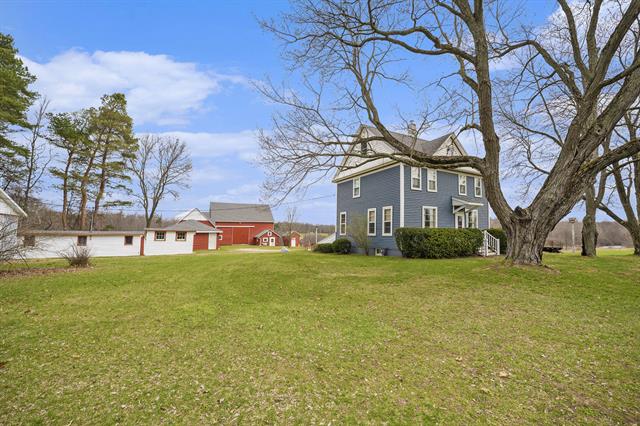front view picture of 5233 124Th Avenue, Fennville, MI. 49408