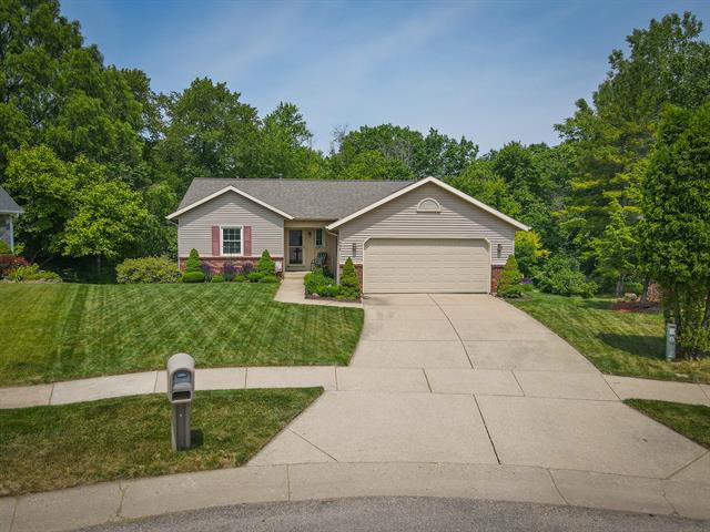 front view picture of 1498 Beckwith Avenue Ne, Grand Rapids, MI. 49505