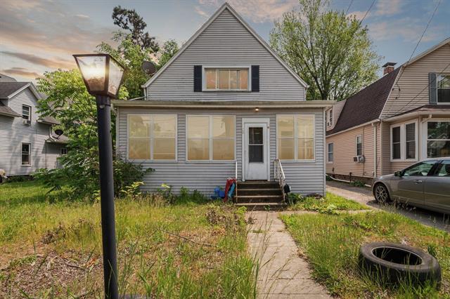 front view picture of 56 E Kingman Avenue, Battle Creek, MI. 49014