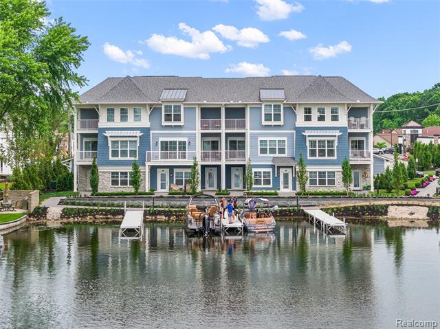 front view picture of 438 Mystic Cove Lane, Lake Orion, MI. 48362