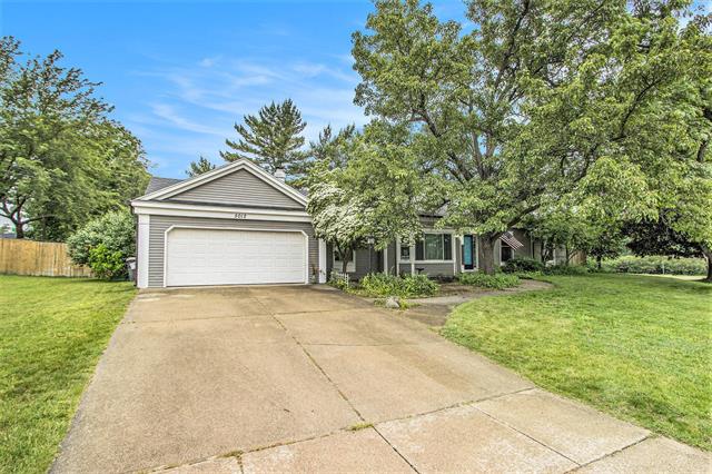 front view picture of 5012 Windyridge Drive, Portage, MI. 49002