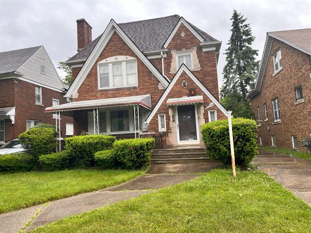front view picture of 13320 Wilshire Drive, Detroit, MI. 48213