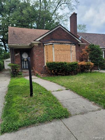 front view picture of 16575 Pinehurst Street, Detroit, MI. 48221