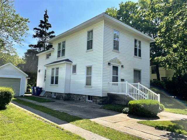 front view picture of 40 E Pierce Street, Coldwater, MI. 49036