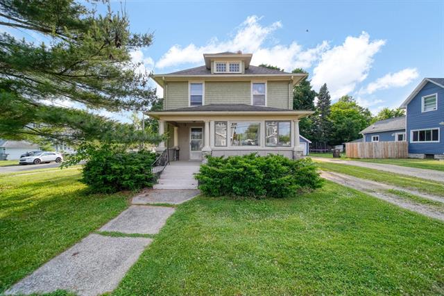 front view picture of 1302 Lansing Avenue, Jackson, MI. 49202