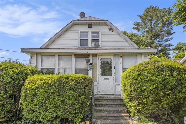 front view picture of 103 Webber Street, Battle Creek, MI. 49015
