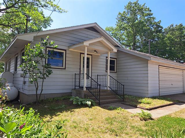 front view picture of 27205 2Nd Avenue, Allegan, MI. 49010