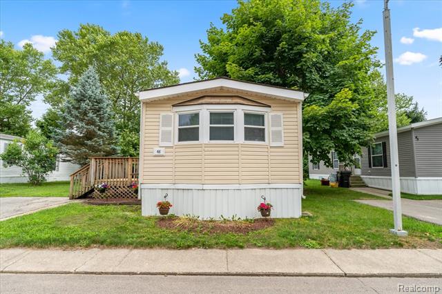 front view picture of 46 Hosner, Oxford, MI. 48371