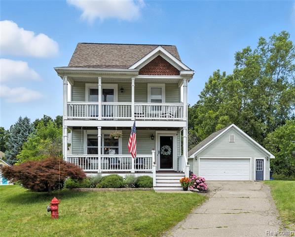 front view picture of 400 Ventnor Commons, Howell, MI. 48843