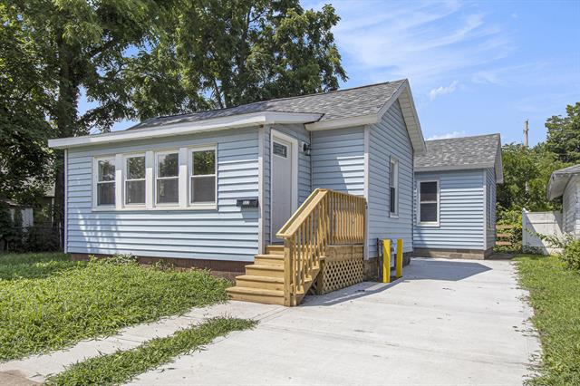 front view picture of 602 Jean Avenue, Sturgis, MI. 49091
