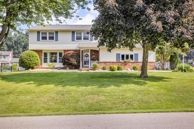 front view picture of 1204 Winston Drive, Jackson, MI. 49203