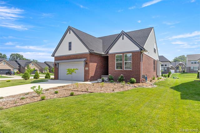front view picture of 14494 Dooley Drive, Livonia, MI. 48154
