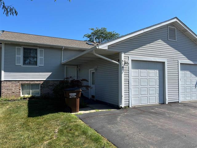 front view picture of 516 River Pointe Circle, Monroe, MI. 48161