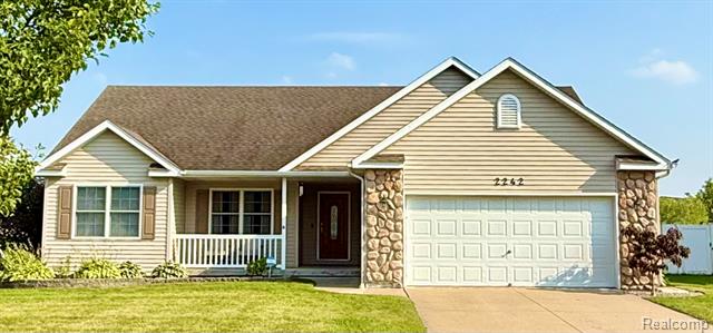 front view picture of 2242 S Kara Drive, Bay City, MI. 48706