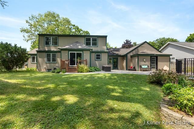 front view picture of 1940 Perkins Avenue Ne, Grand Rapids, MI. 49505