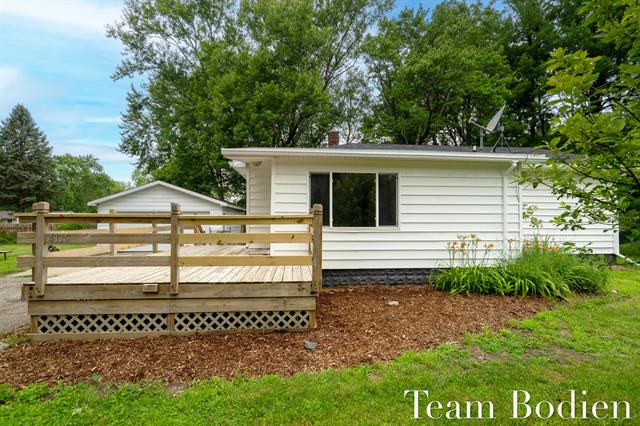 front view picture of 4115 Nazareth Road, Kalamazoo, MI. 49004