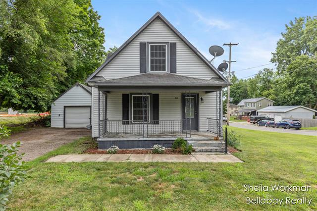 front view picture of 302 E Thorn Street, Hastings, MI. 49058